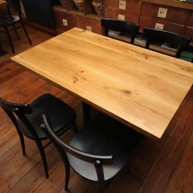 Dubové masivní stoly do restaurace